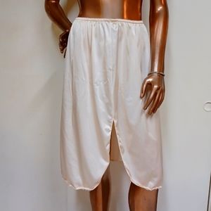 Bali Cream 1/2 Slip/Petticoat w/ 12" Slit